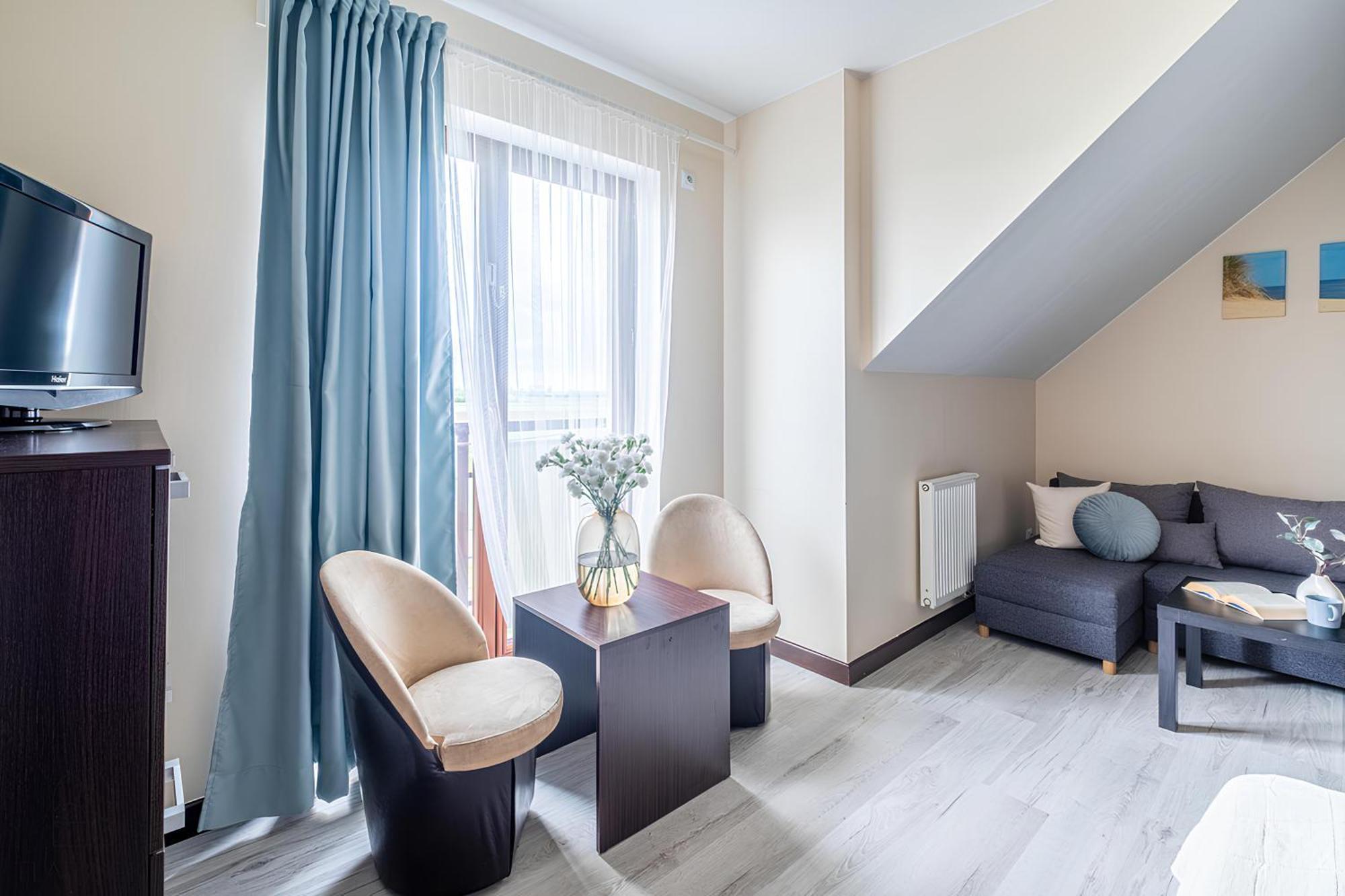 Sztutowo Lazurowy Dwor - Apartamenty Oraz Pokoje Z Basenem I Parkingiem מראה חיצוני תמונה