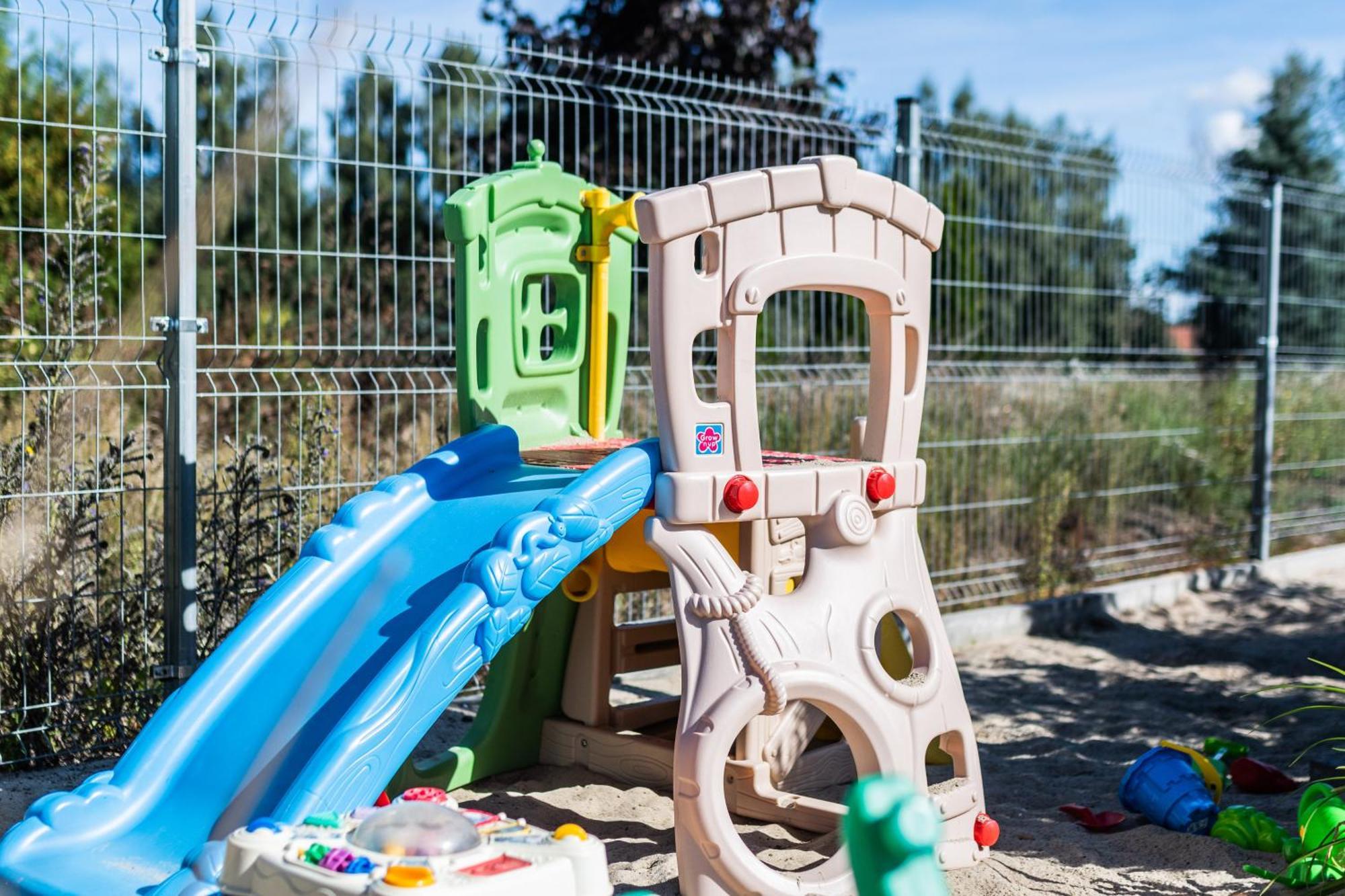 Sztutowo Lazurowy Dwor - Apartamenty Oraz Pokoje Z Basenem I Parkingiem מראה חיצוני תמונה