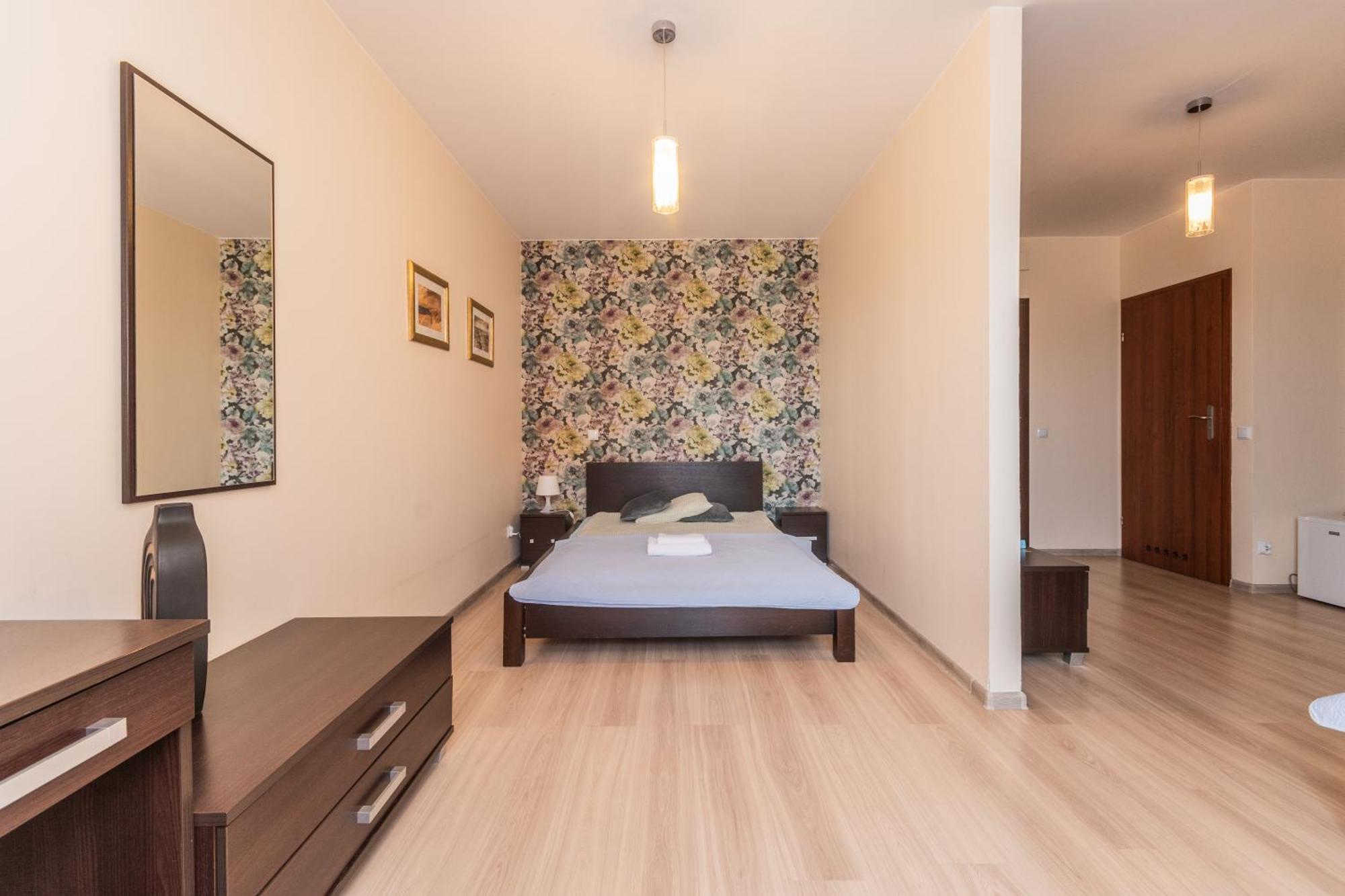 Sztutowo Lazurowy Dwor - Apartamenty Oraz Pokoje Z Basenem I Parkingiem מראה חיצוני תמונה