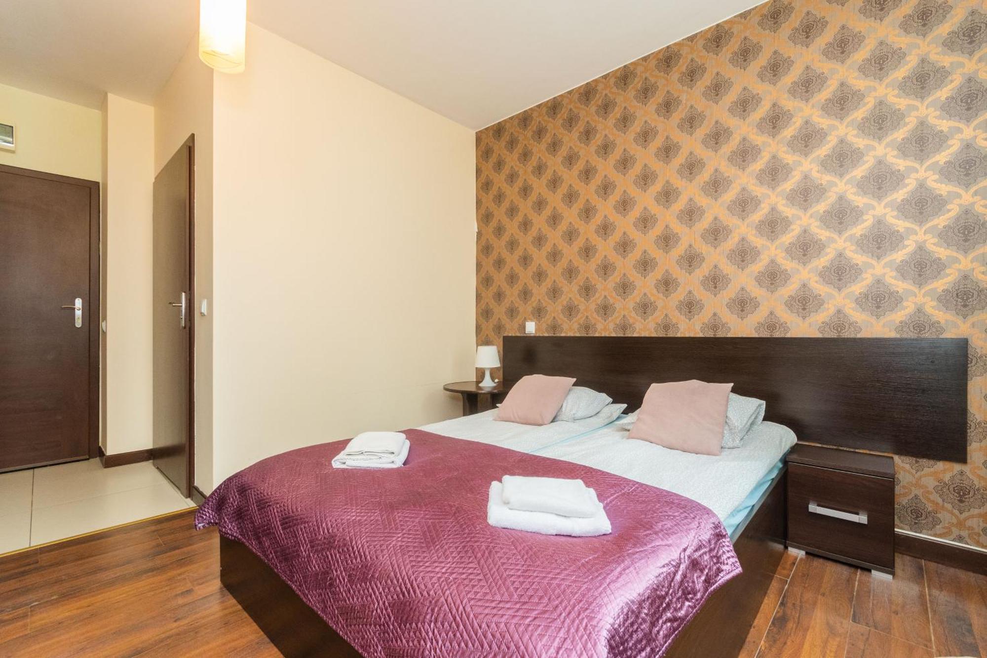 Sztutowo Lazurowy Dwor - Apartamenty Oraz Pokoje Z Basenem I Parkingiem מראה חיצוני תמונה